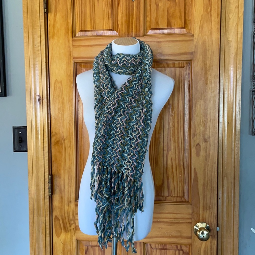 Women’s scarf
